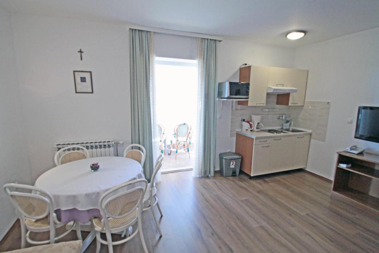 Apartments By The Sea Vinjerac, Zadar - 5811 Dış mekan fotoğraf
